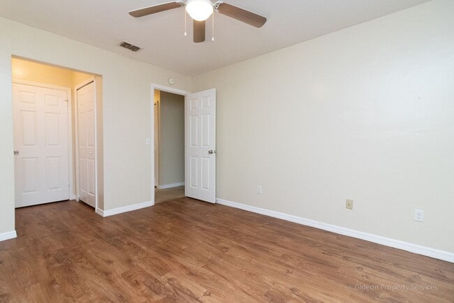 Building Photo - Cedar Ridge 501 A-C