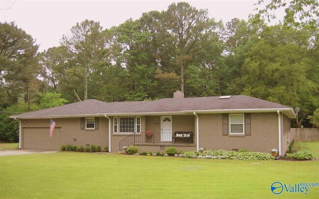 Primary Photo - 4000 Garth Rd SE