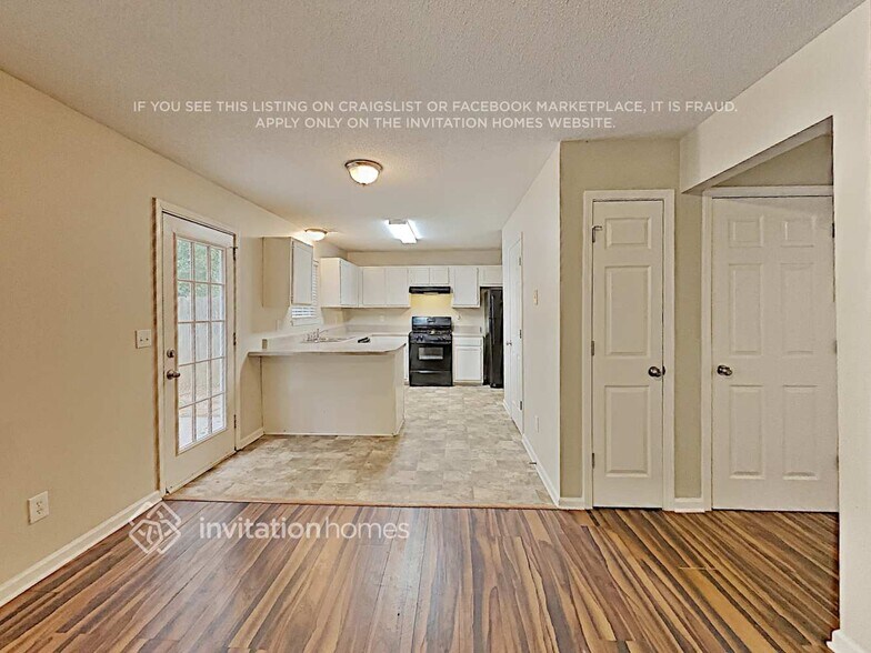 Building Photo - 2323 Wavetree Ln NW