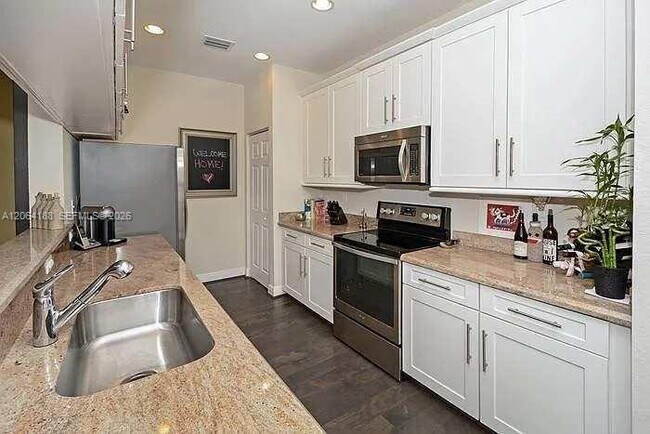 Building Photo - 837 SW 147th Ave