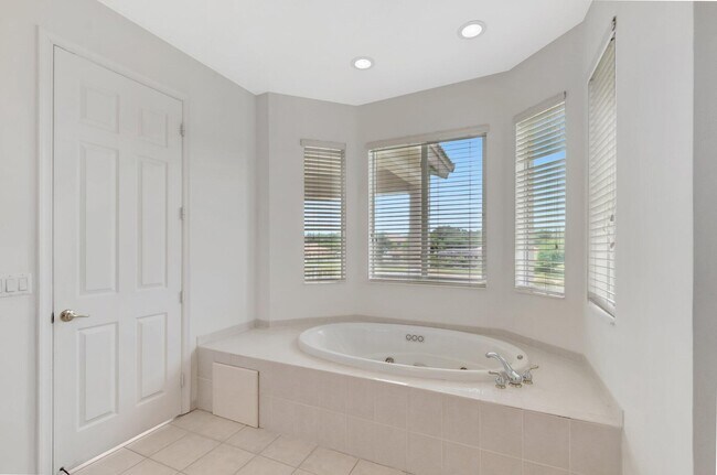 Building Photo - 11286 Regatta Ln