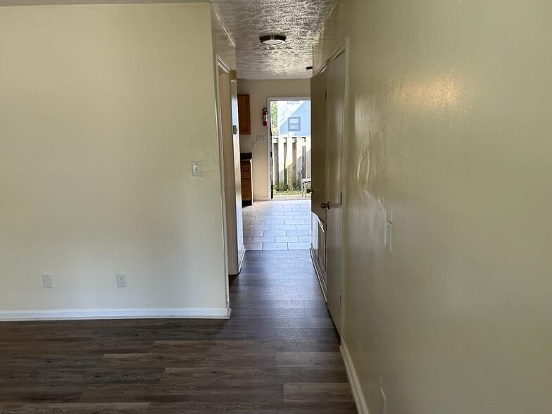 Building Photo - 5733 Aftonshire Dr