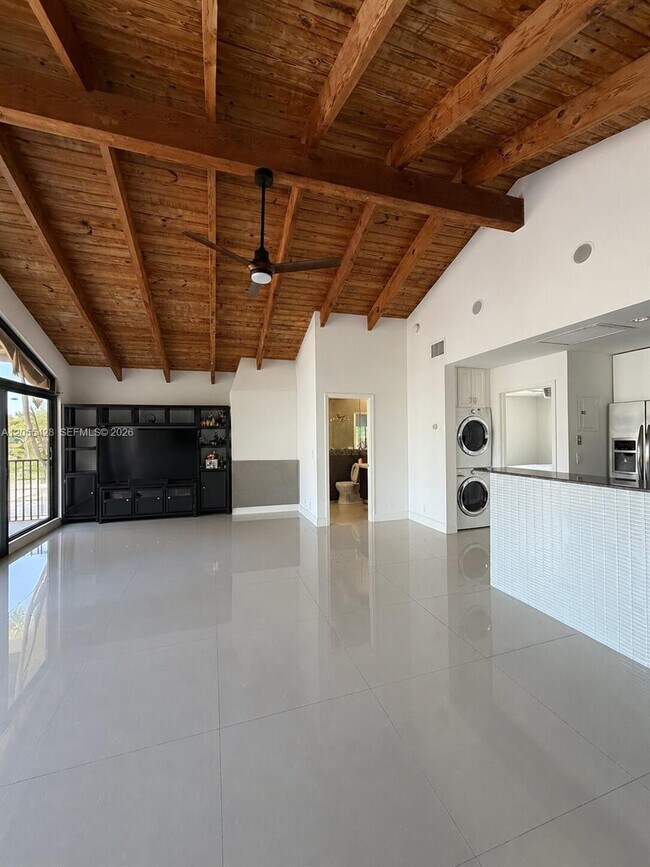 Building Photo - 313 Hendricks Isle