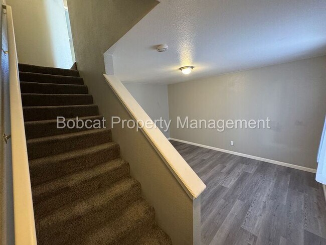 Building Photo - 3919 Pheasant Dr