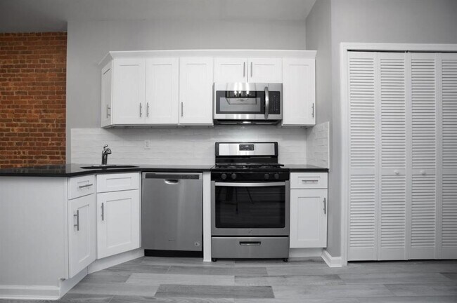 Building Photo - 80 Wayne St