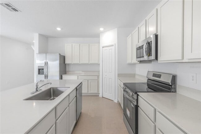 Building Photo - 2221 Rock Dr