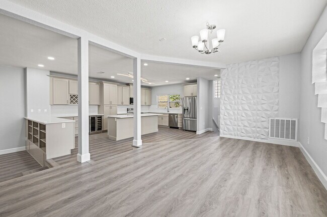 Building Photo - 487 Pinellas Bayway S