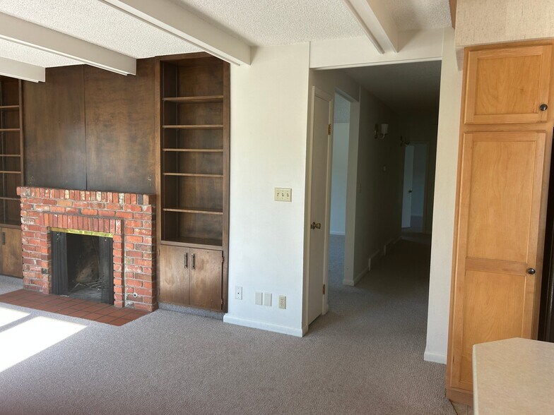Building Photo - 2707 13th St W