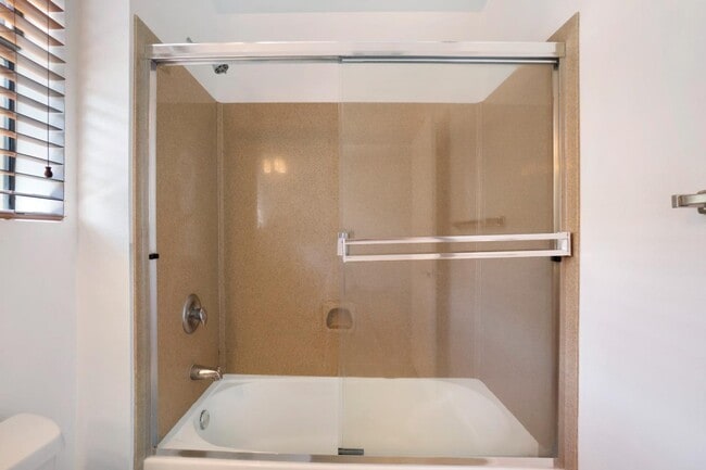 Building Photo - 153 City Limits Cir