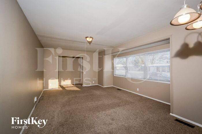 Building Photo - 1465 Aintree Dr