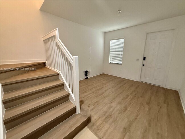 Building Photo - 673 NE 191st St