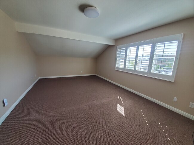 Building Photo - 2344 Hampstead Way