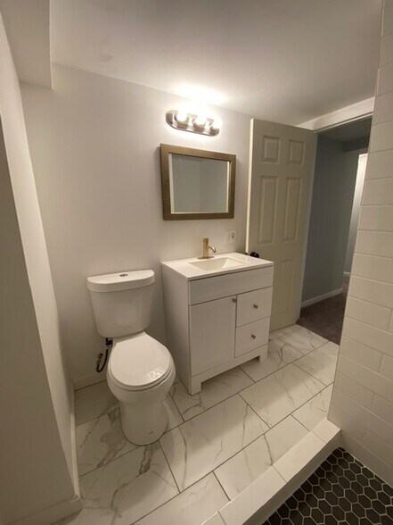 Building Photo - 24 Huxley Ave