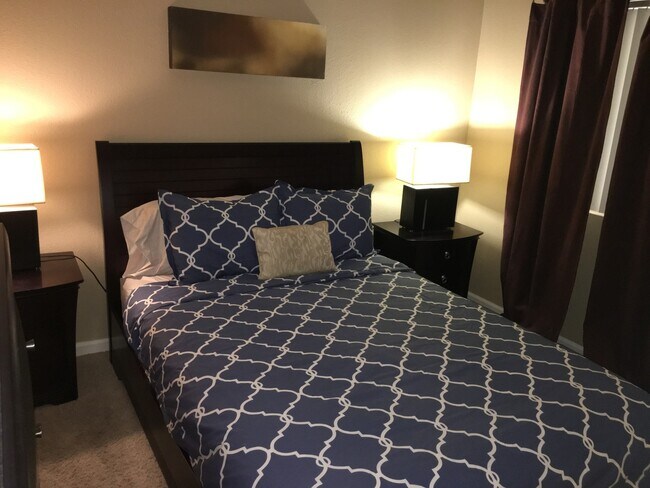 Building Photo - Meridian 2 bed | 2 bath Luxury Condo w/ Ut...