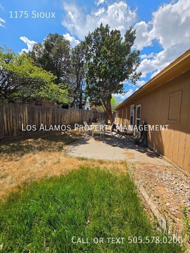 Building Photo - 1175 Sioux-