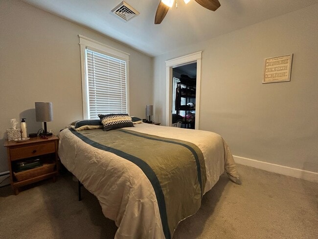 Building Photo - 4 bedroom 2.5 Bath Home in Emmaus