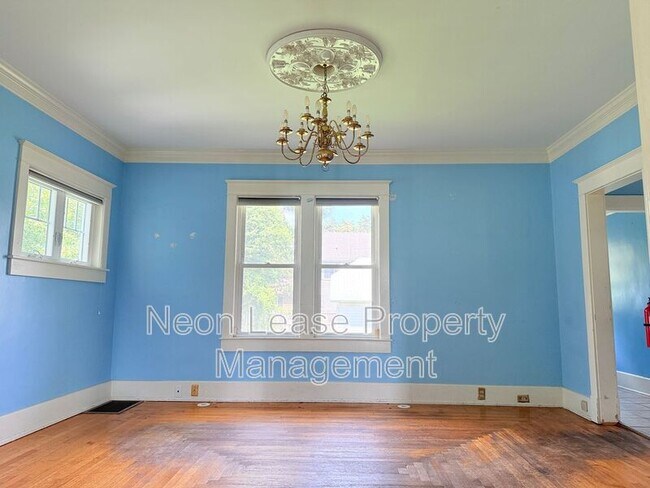 Building Photo - 302 Pennsylvania Ave