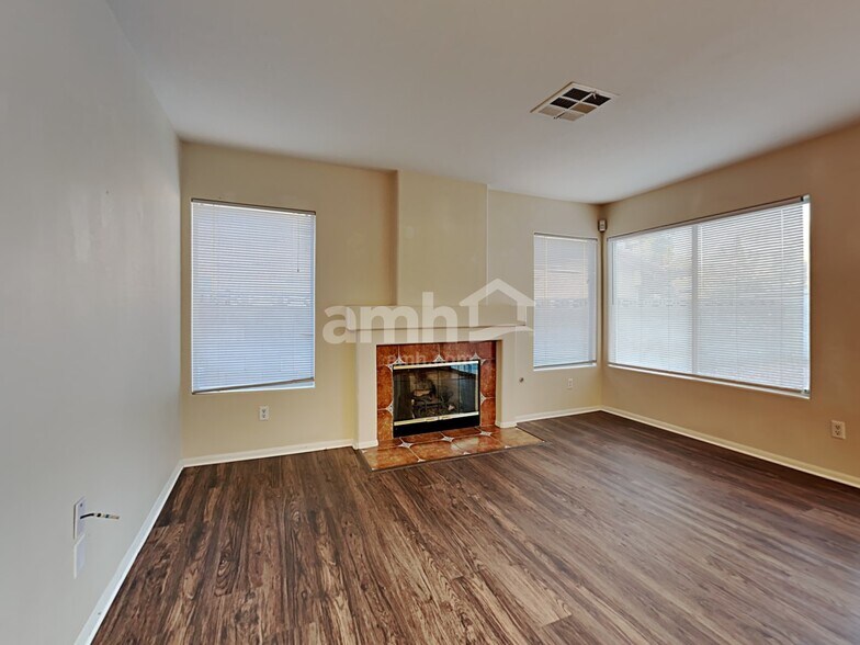 Building Photo - 140 Kachina Dr