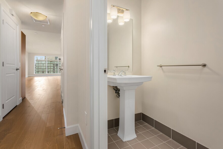 Building Photo - 1920 4th Ave