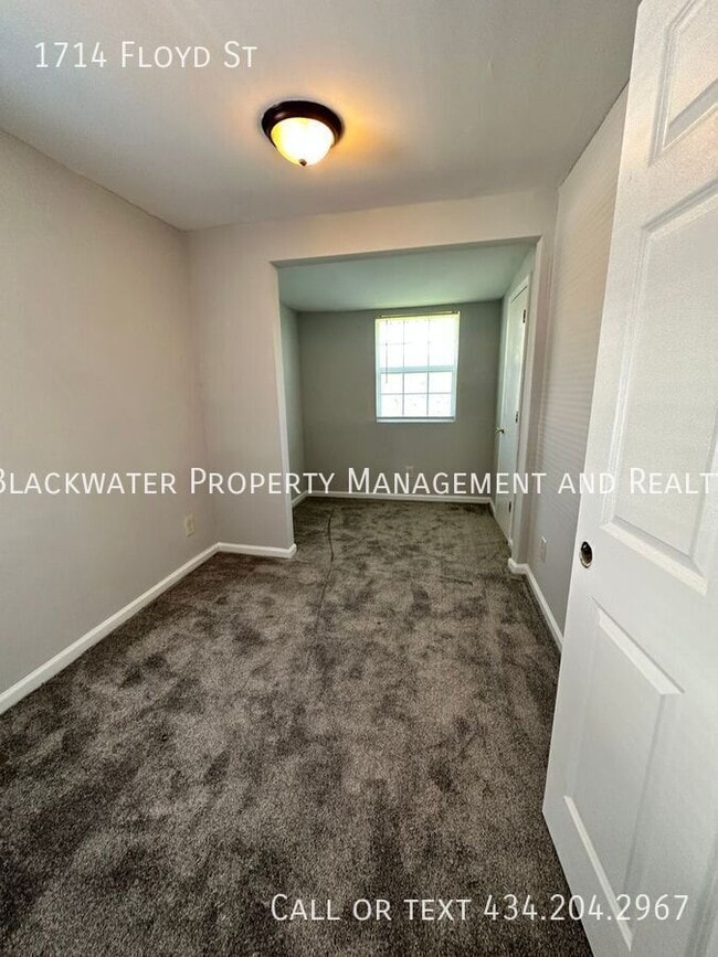 Building Photo - 1714 Floyd St