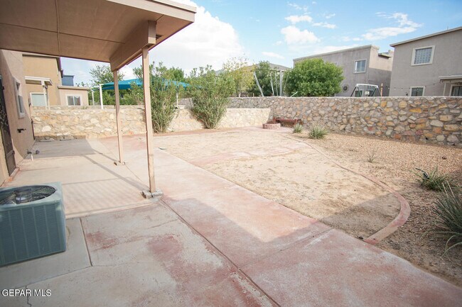 Building Photo - 14206 Otter Point Ct
