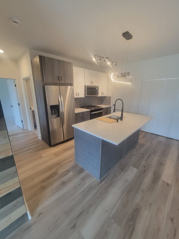 Building Photo - 302 W Liberty Dr