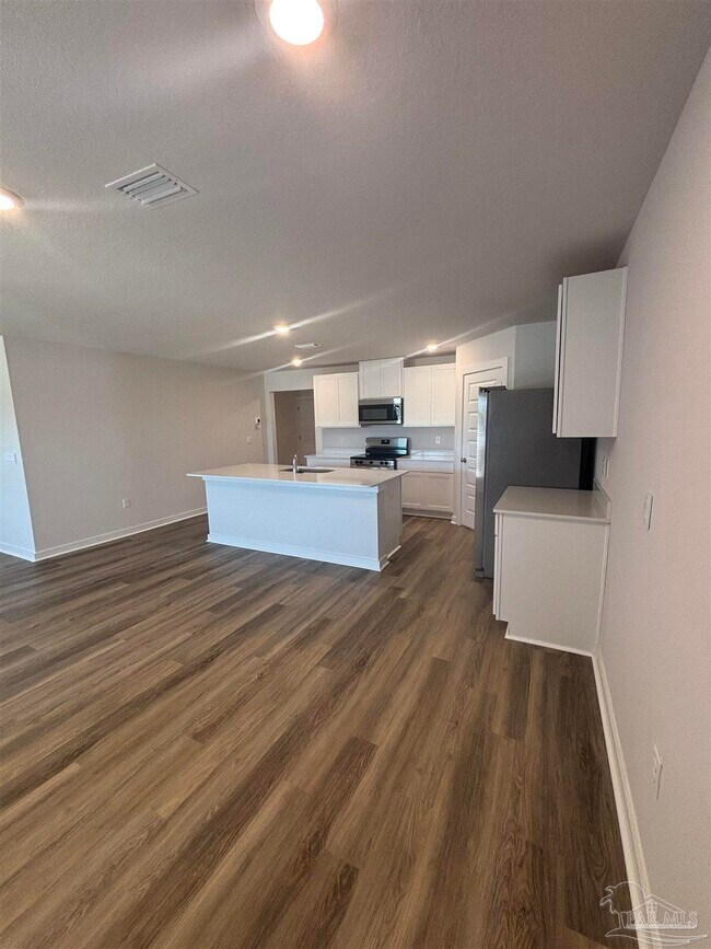 Building Photo - 111 Anhinga St