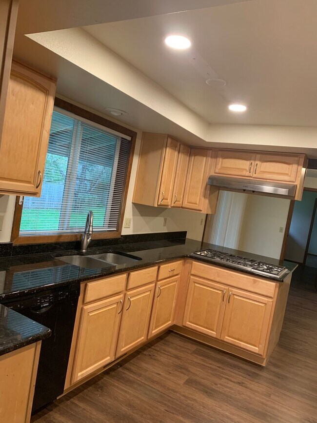 Building Photo - 3790 NW Wisteria Way