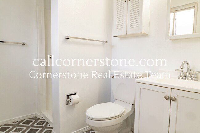 Building Photo - 1320 Verde Dr