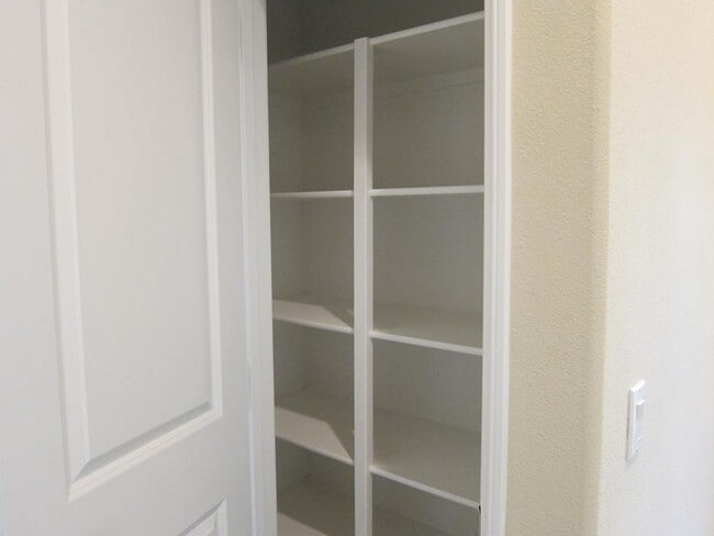 Building Photo - 41460 Stafford Ct