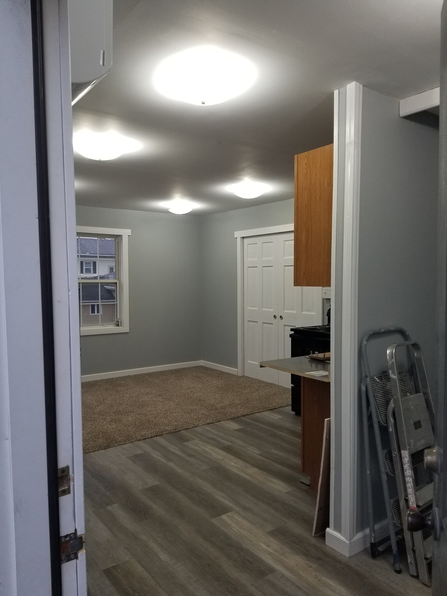 Building Photo - 807 Maple Ave