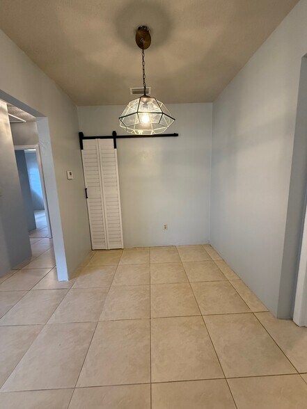 Dining Area - 662 NE 132nd St