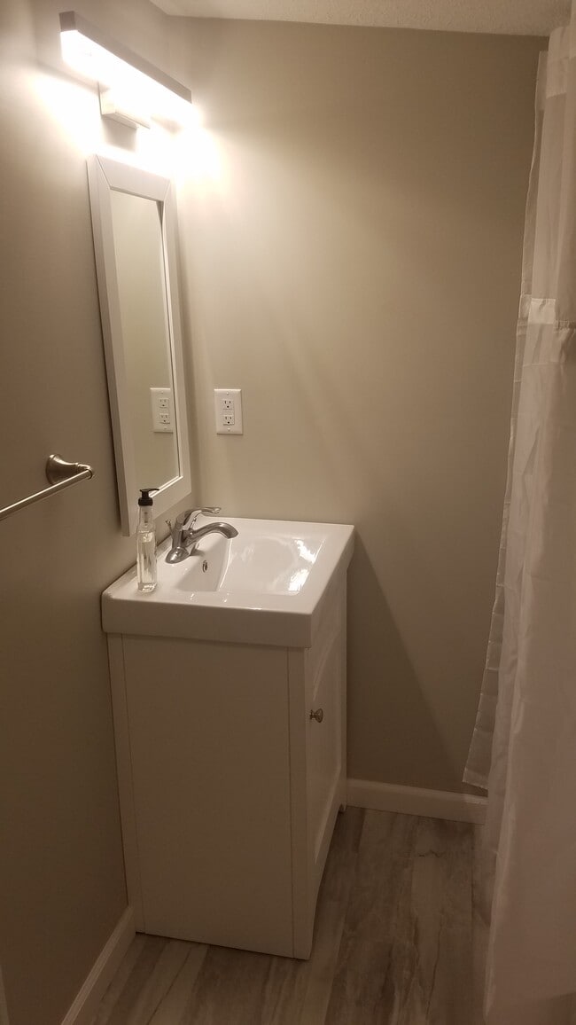 Building Photo - 1328 East Ave