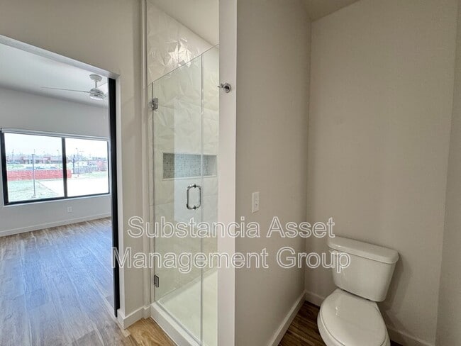 Building Photo - 1653 Midtown Pl