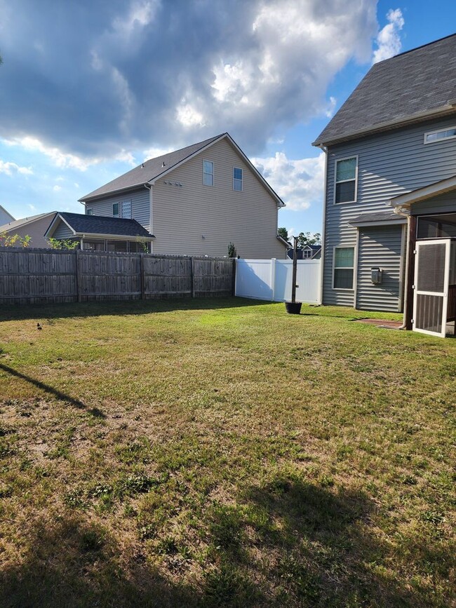 Building Photo - LEXINGTON PLANTATION