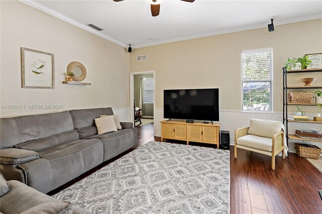 Building Photo - 143 37th Dr SW