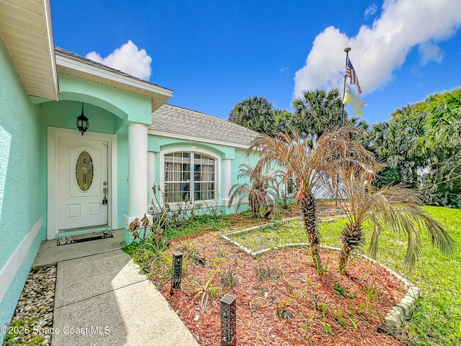 Building Photo - 5345 Cangro St