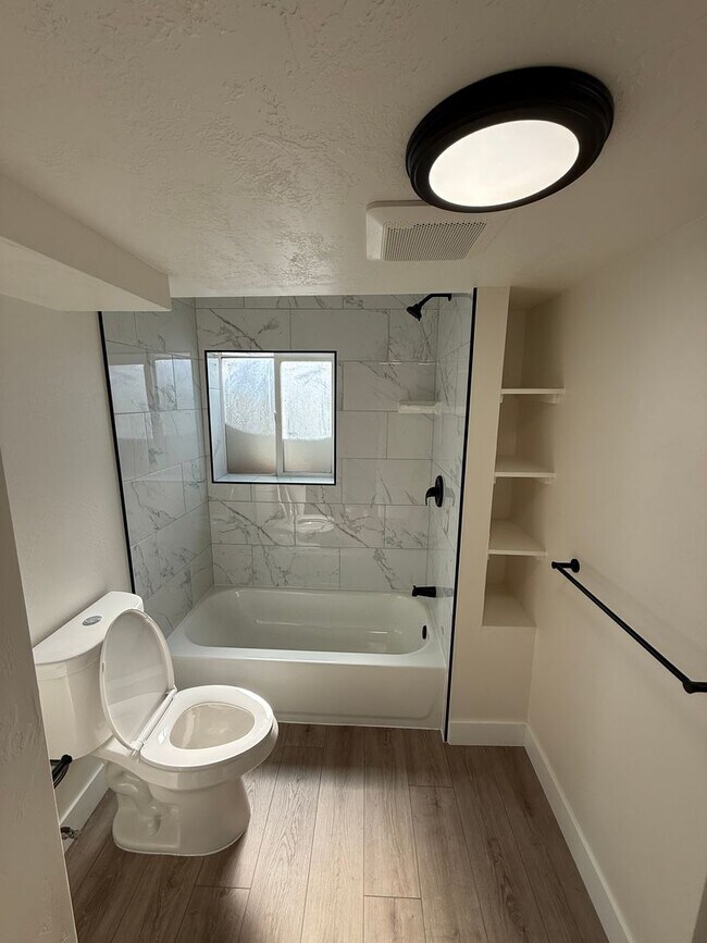 Building Photo - Five Bedroom Home, 2600 sq ft,  West Jordan, $3000/month, Fenced Yard