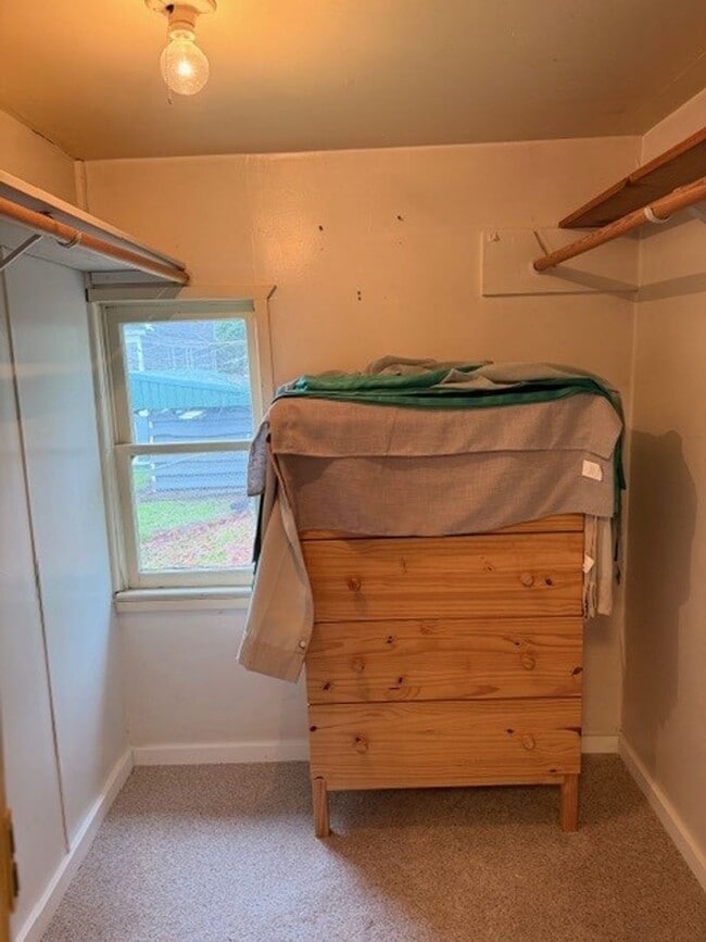 Building Photo - COZY 1 BED 1 BATH HOUSE