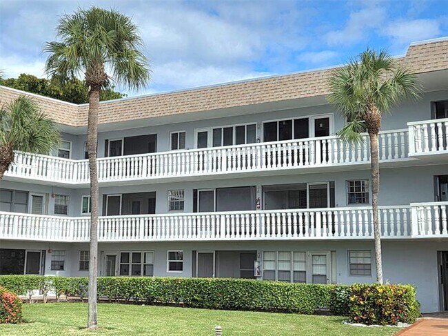 Building Photo - 1971 SE 5th Ct