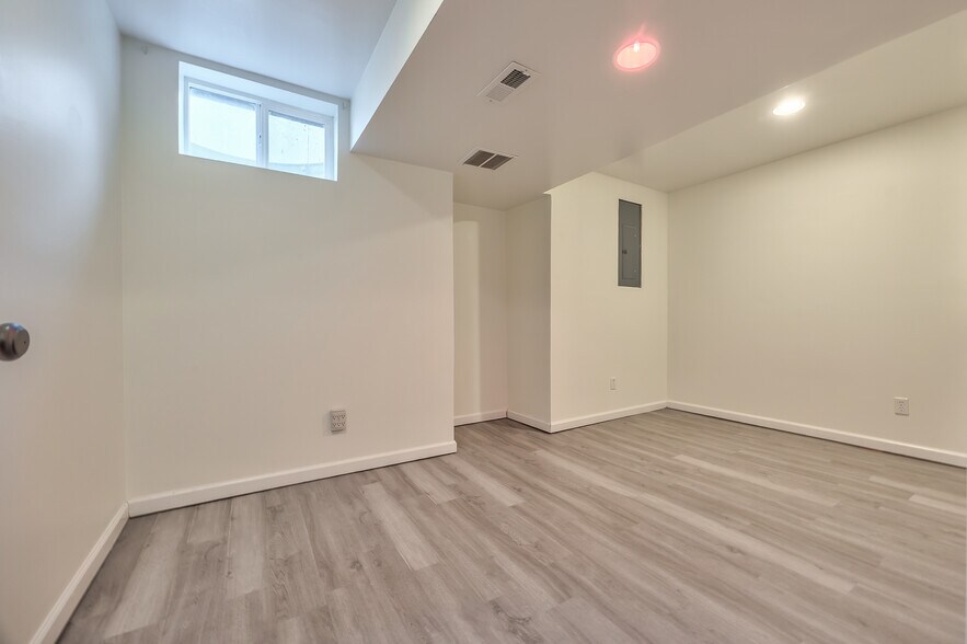 Building Photo - 14941 S Gallery St