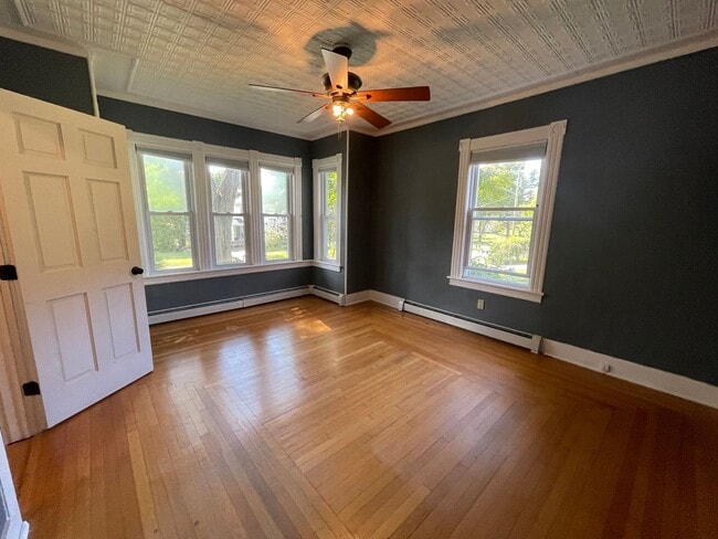 Building Photo - Exceptional 4-Bedroom Home for Rent in Dal...
