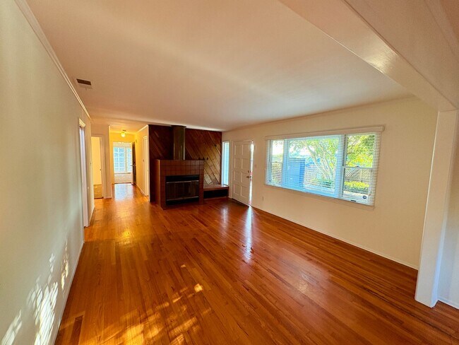 Building Photo - Secluded 3 Bedroom House in Encinitas