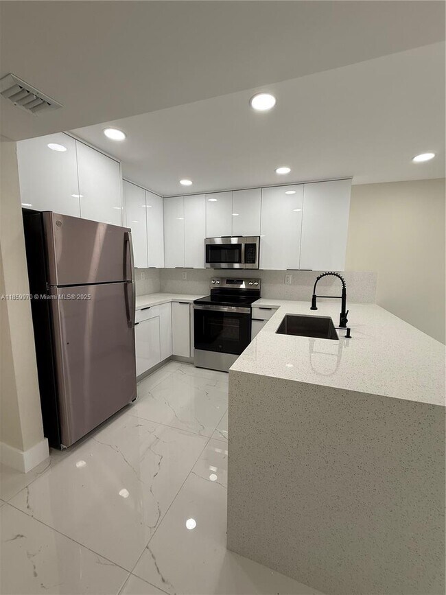 Building Photo - 8002 SW 149th Ave