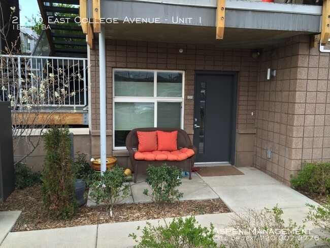 Primary Photo - 2810 E College Ave