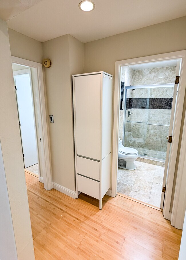 Building Photo - 3321 26th St