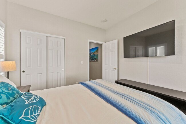 Building Photo - Effortless Living Starts Here — Just Bring Your Suitcase and Step Into Comfort