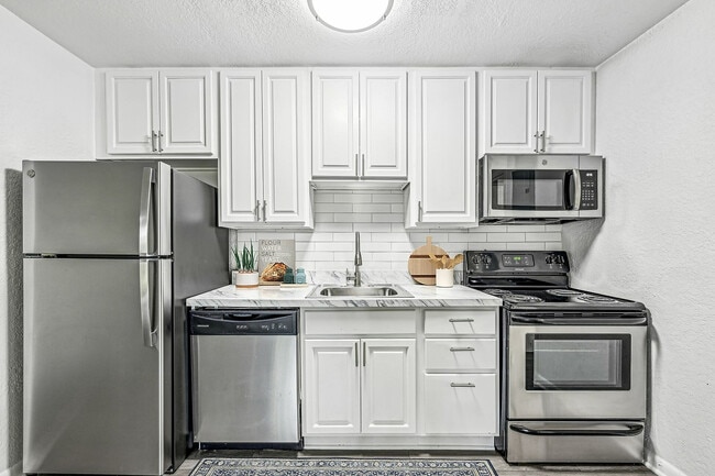 Building Photo - Liv at Winter Park Apartment Homes