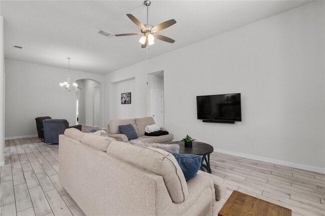 Building Photo - 11000 American Mustang Lp