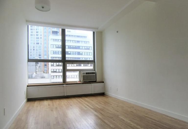 Building Photo - 102 Fulton St